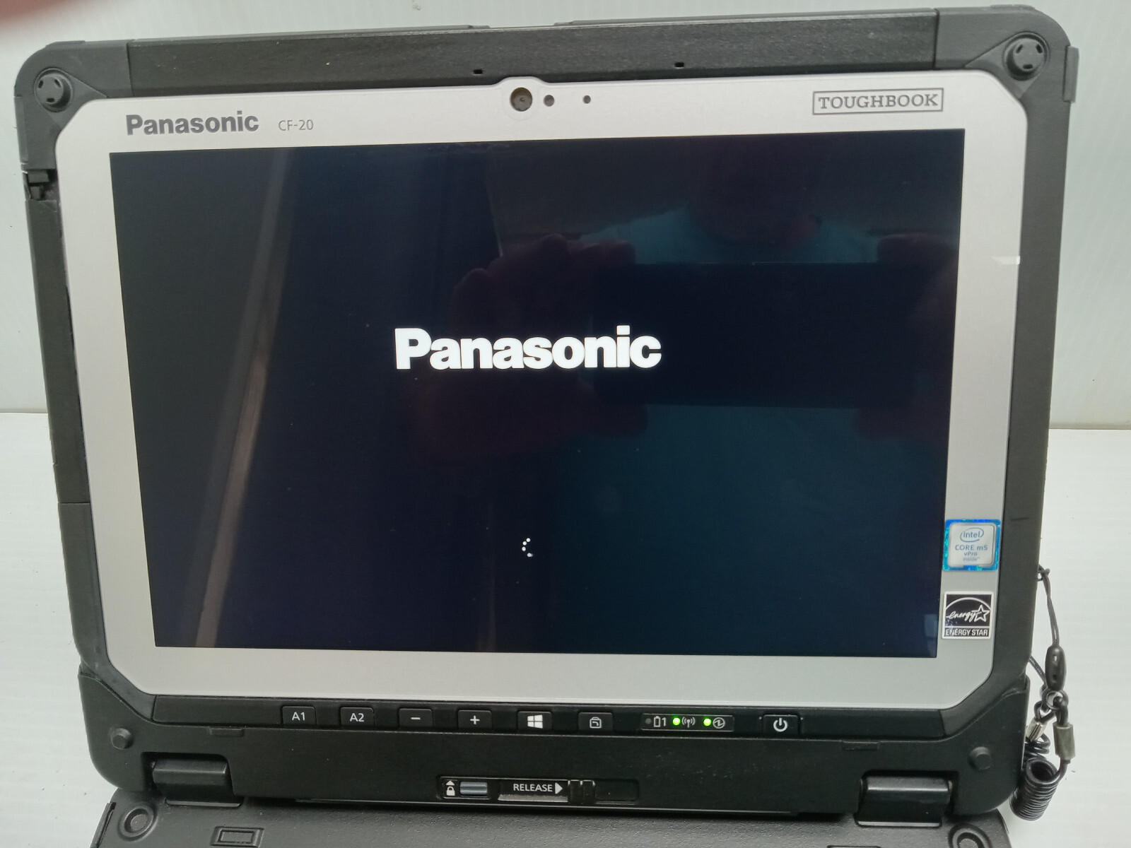 PANASONIC TOUGHBOOK CF-20 2-in-1, 512GB SSD, 8GB, 2 CAMS, TOUCH WITH STYLUS 4G