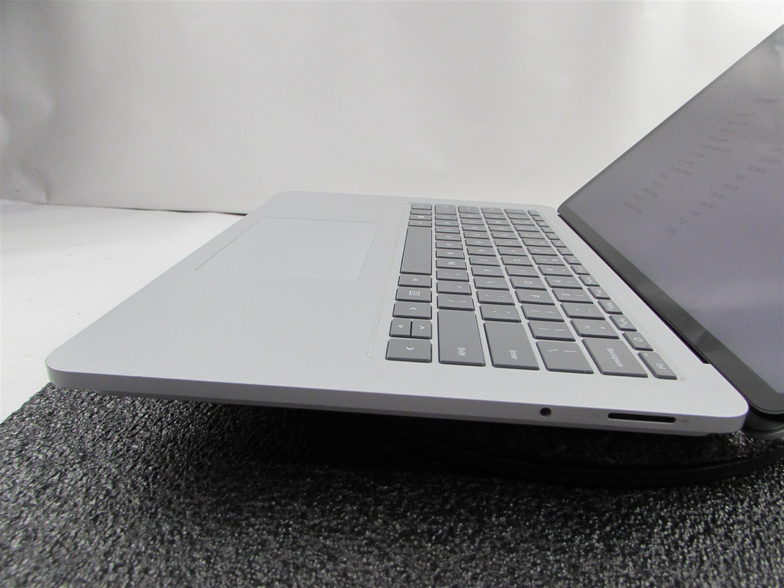Microsoft Surface Laptop Studio 1964 i7-11370H 1TB SSD 32GB RTX A2000 *No A/C*