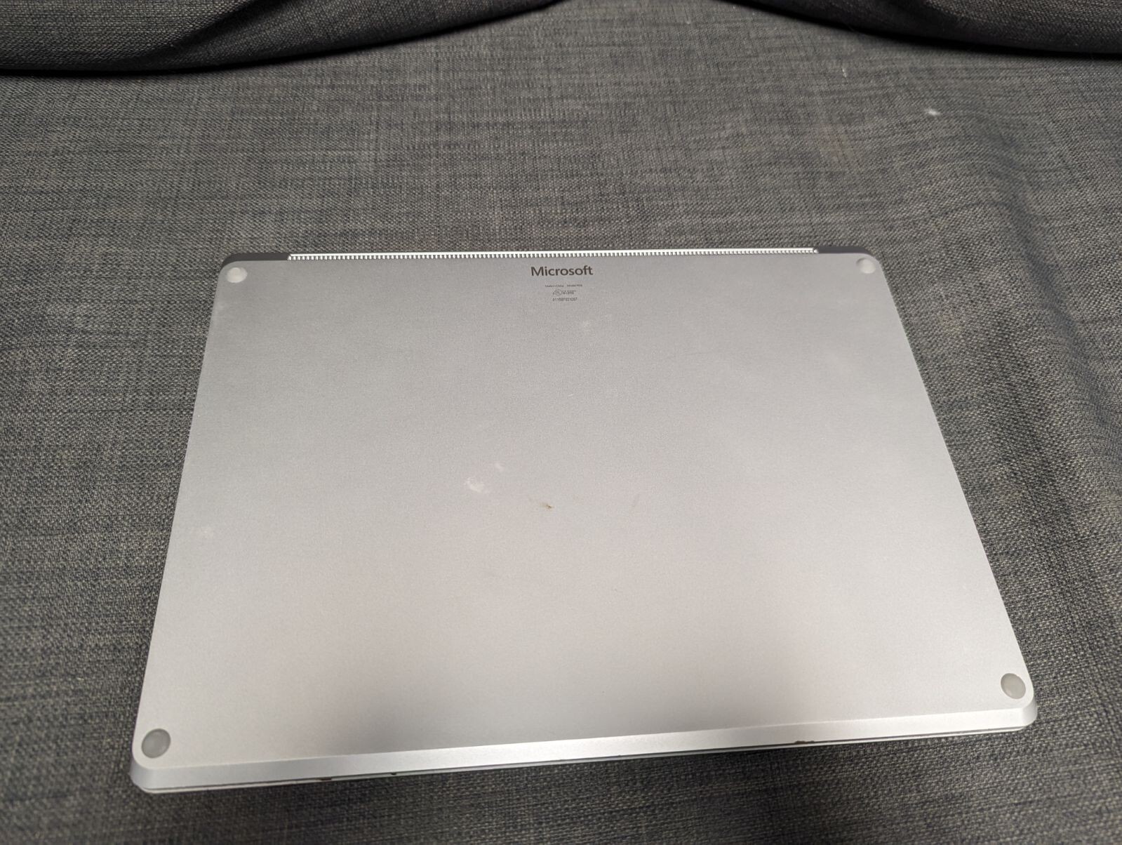 Microsoft Surface Laptop 4 13.5” Touch AMD Ryzen 5 8GB 256GB Platinum 1958 PC