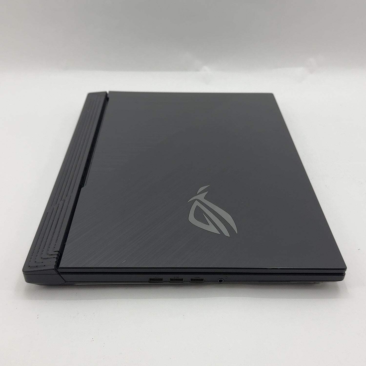 Asus ROG Strix G731GU 17.3″ i7-9750H 2.6GHz 16GB RAM 512GB SSD GTX 1660 Ti