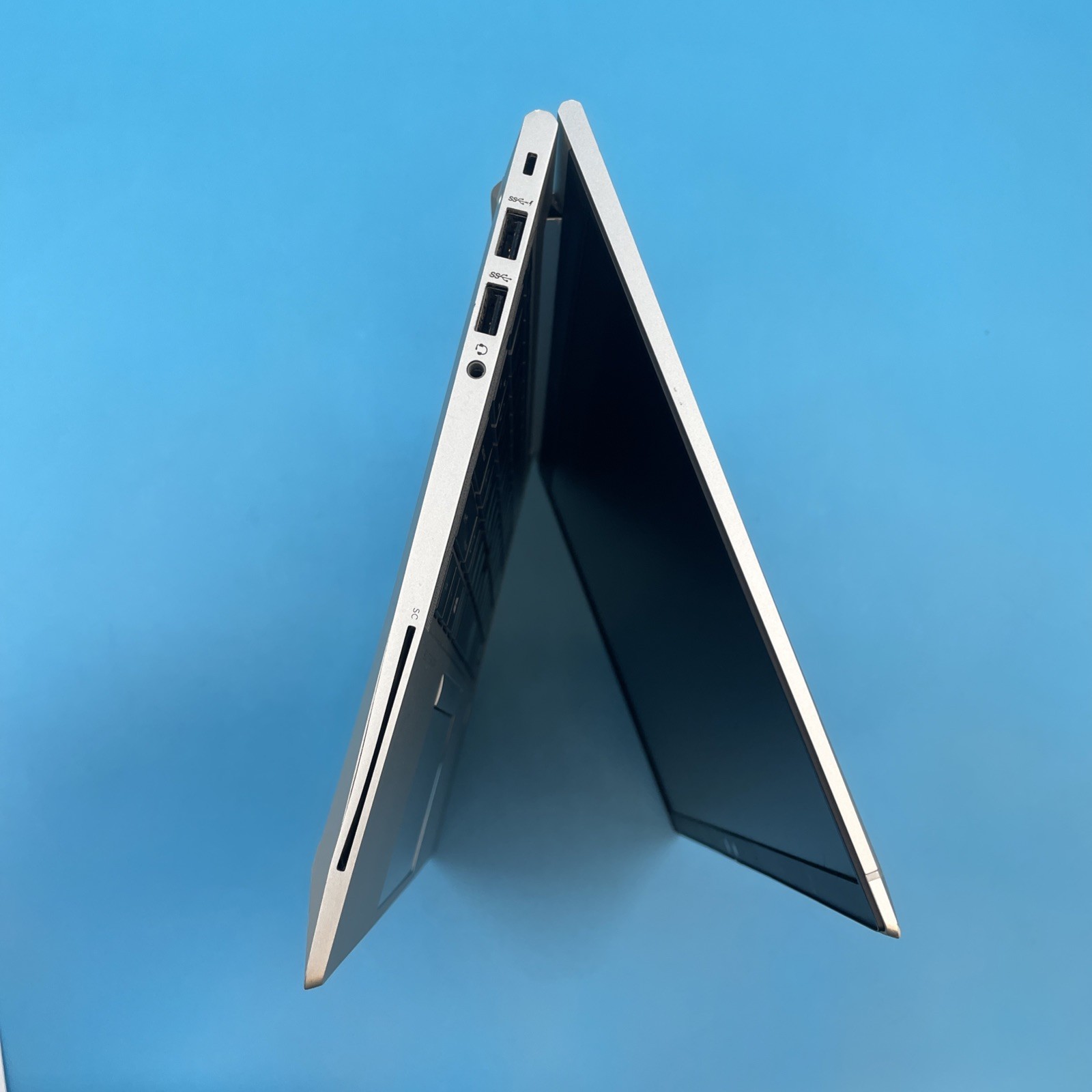 HP EliteBook 840 G7 | i7-10610U | 8GB RAM | 256GB SSD | WIN 11 PRO | 75% BATTERY