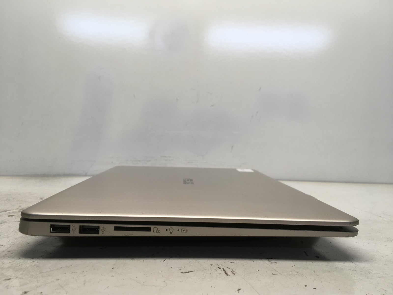 Asus Vivobook Laptop Intel i3 7th gen No RAM NO HDD No Batt
