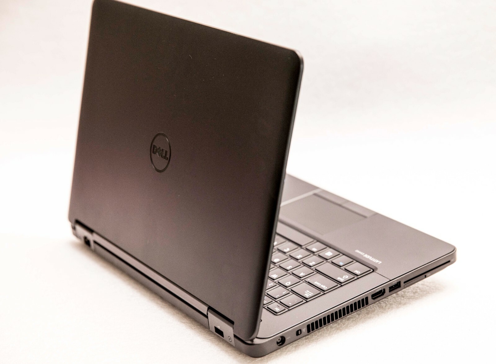 Dell Latitude E5440 Core i7-4600u 2.1GHz 16GB 500GB Win 10 GT720m Gaming Laptop