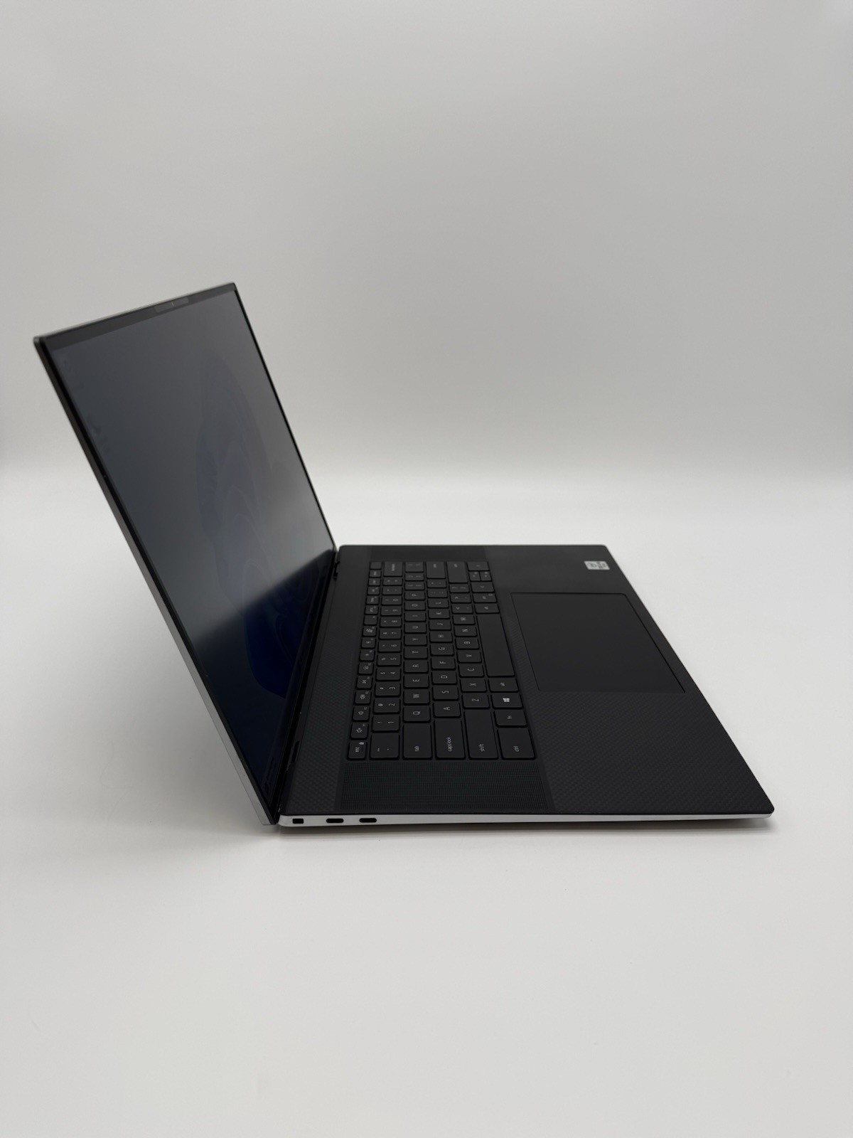 Dell Precision 5750 17 FHD+ i7-10850H | Quadro T2000 | 32GB | 512GB SSD | Win11P