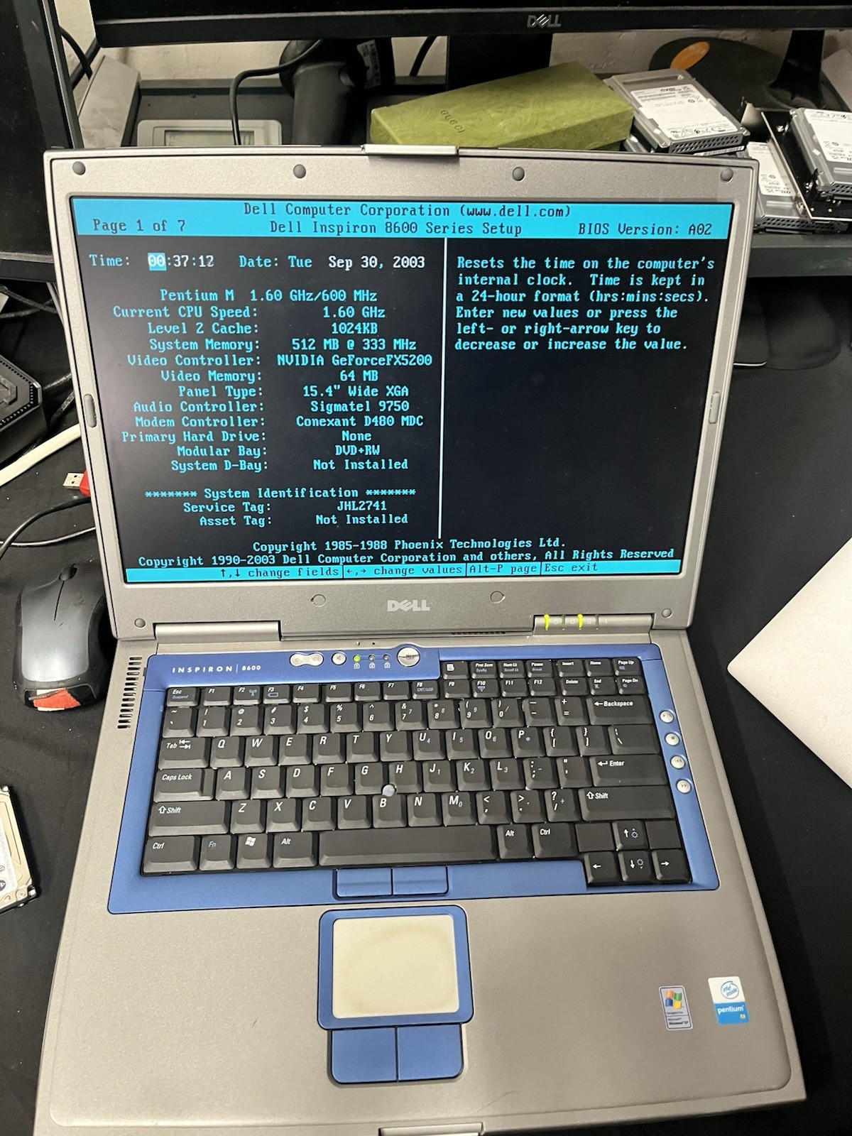 Dell Inspiron 8600 Intel Pentium NO HDD/OS |GOOD SCREEN & BATTERY