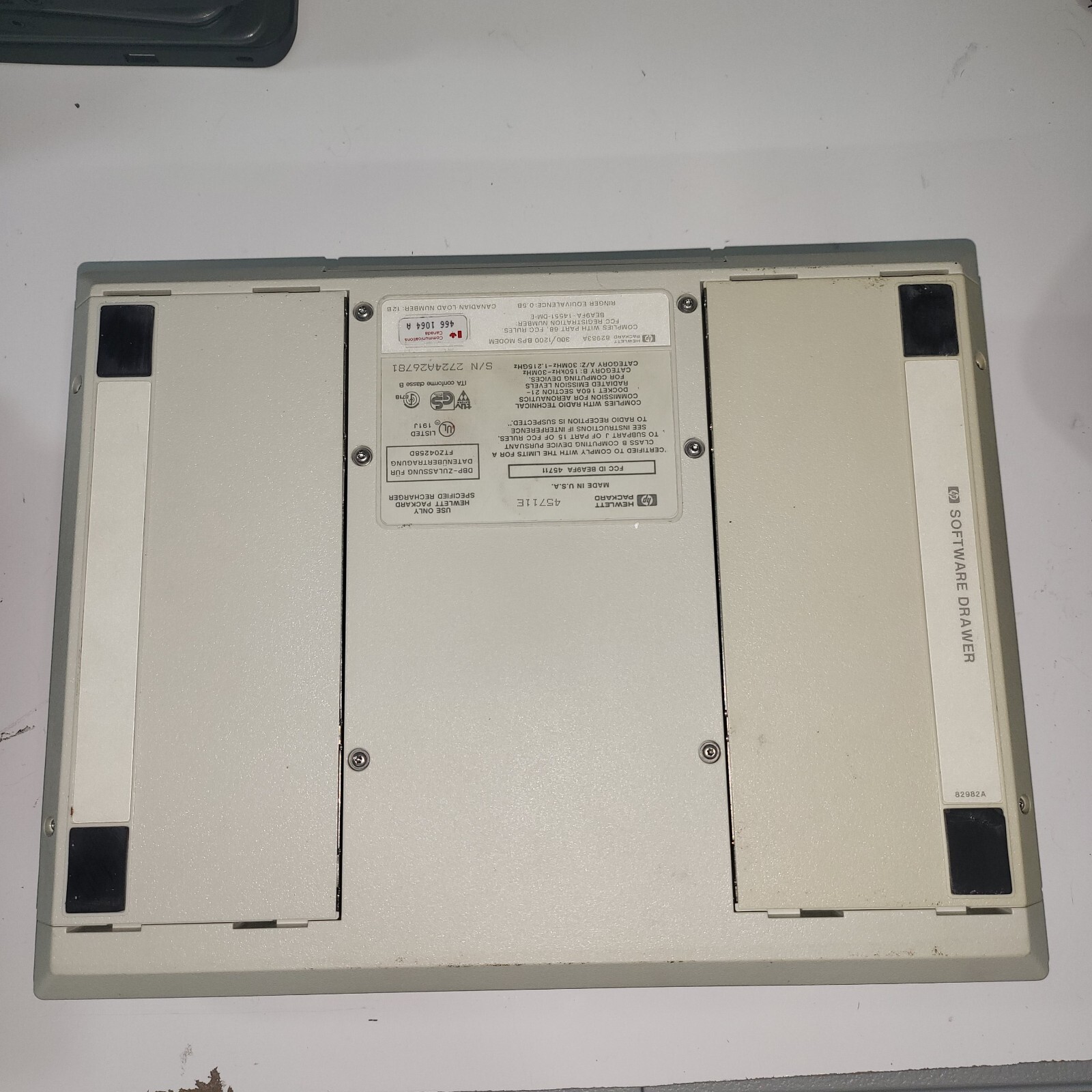 Hewlett-Packard 82983A Portabke Plus Modem 1986 Collectable Laptop