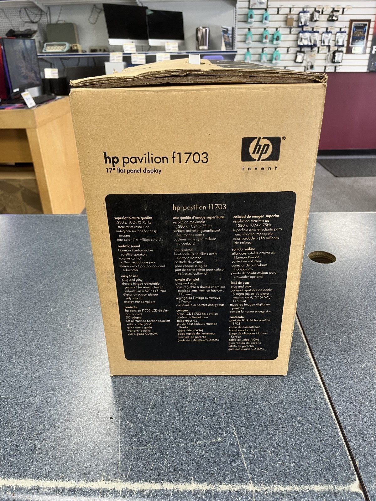hp pavilion f1703 USED IN BOX Vintage monitor