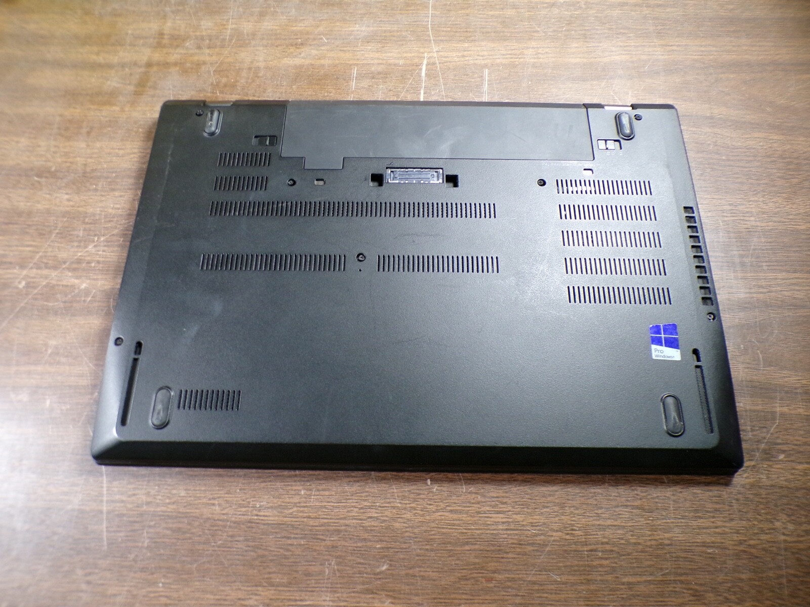 THINKPAD LENOVO T570 INTEL CORE i5-6300U 2.40GHZ 4GB RAM **NO HD/ NO CADDIE