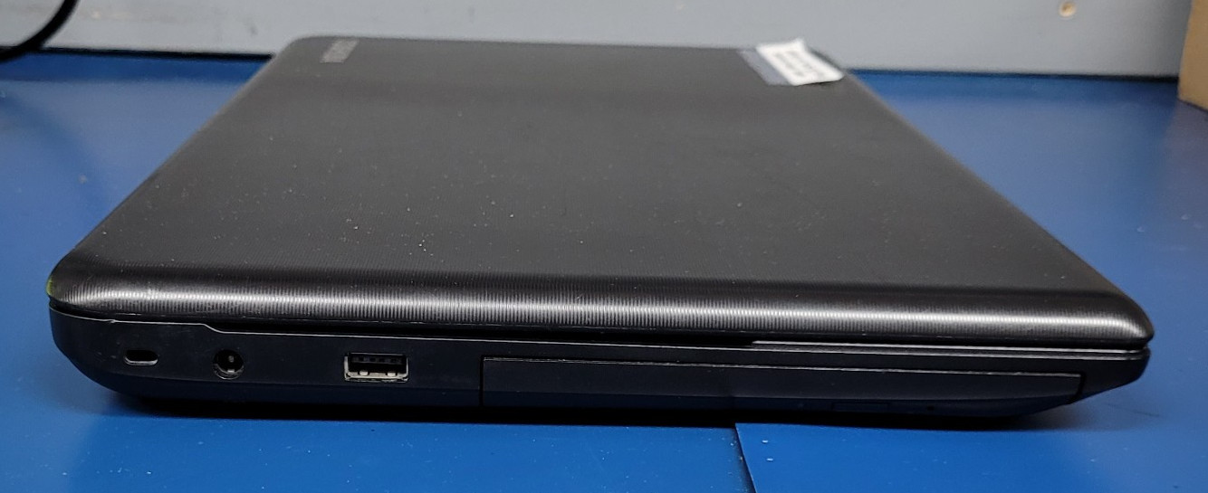 Toshiba Satellite C55-A5100 Intel i3 -3120M@2.50 GHz / 6GB RAM/ 750 GB HD Win 10