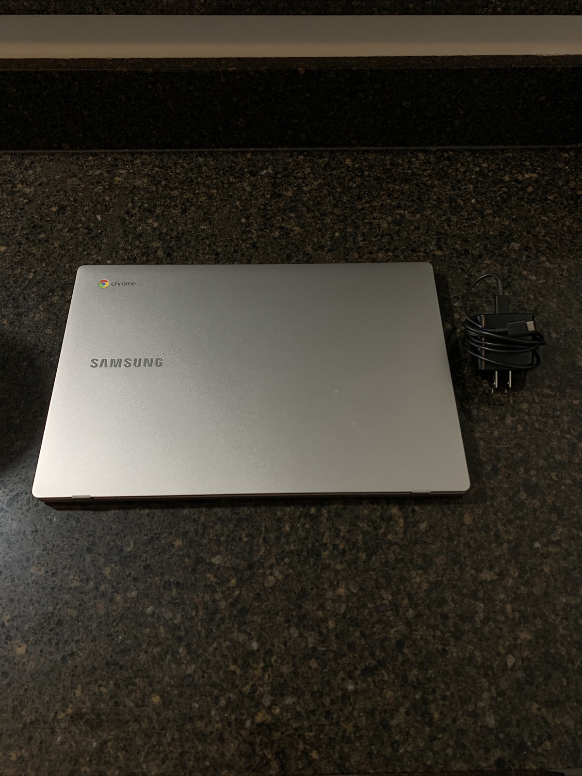 Samsung Chromebook 15.6″ (32GB eMMC, Intel Celeron, 1.1GHz, 4GB RAM) – Platinum
