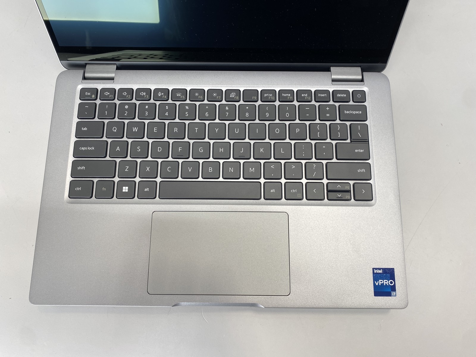 Dell Laptop Latitude 5340 13.3″ Intel Core i7-1365U 256GB- Silver