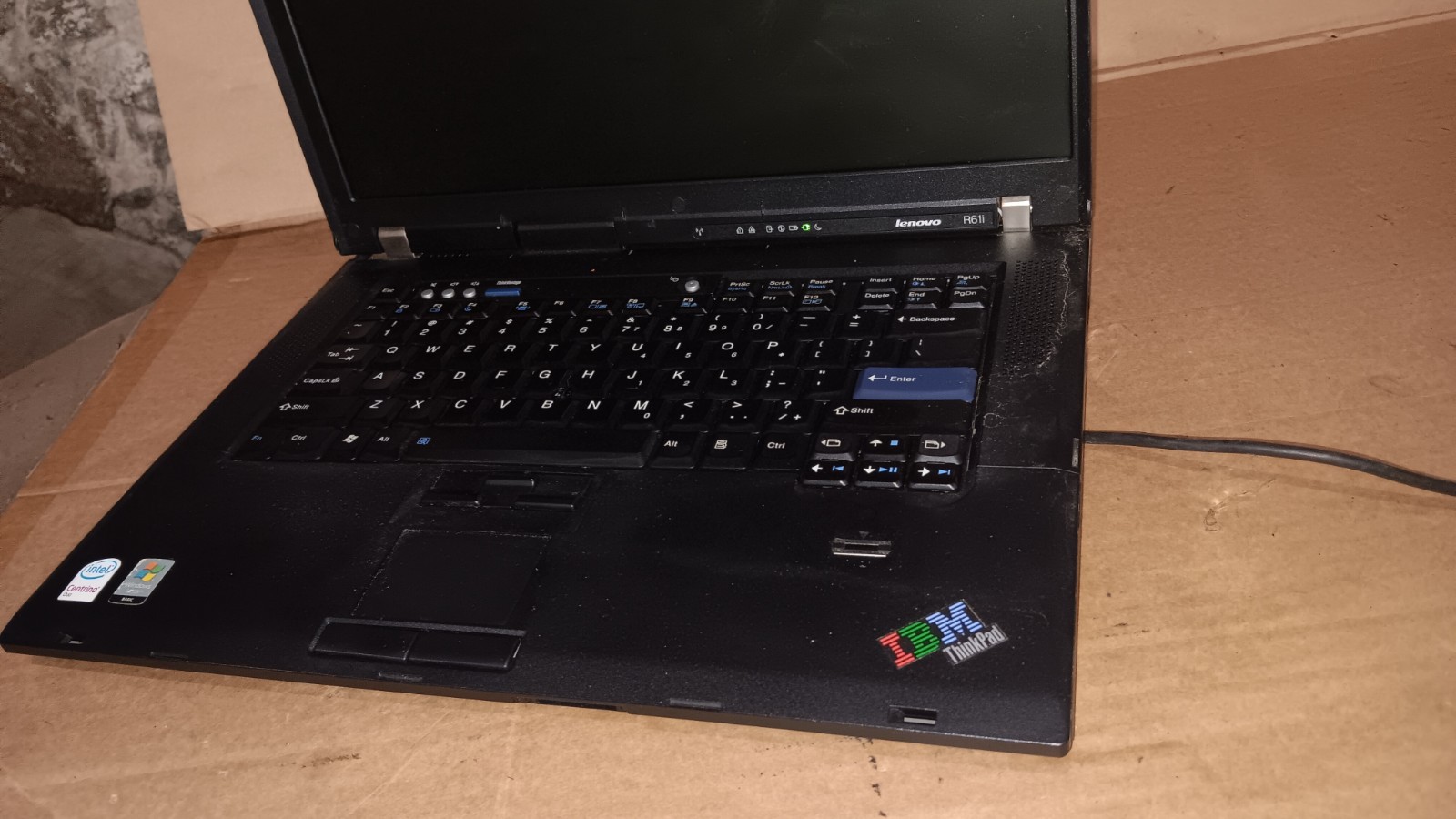 IBM Lenovo ThinkPad R61i Laptop 15.4″ LCD Screen Type 8932-9WU For parts