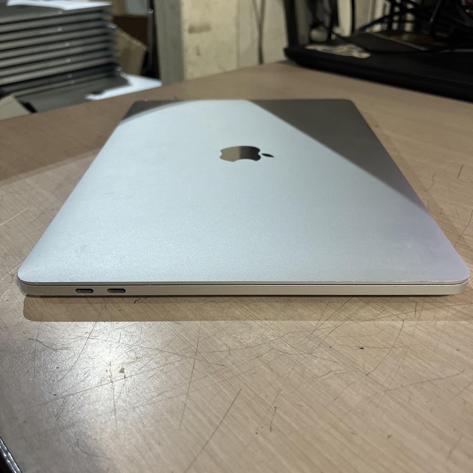APPLE MACBOOK PRO 13″ TOUCH/MID-2017 CORE I5-7267U 3.1GHZ 8GB RAM 256SSD