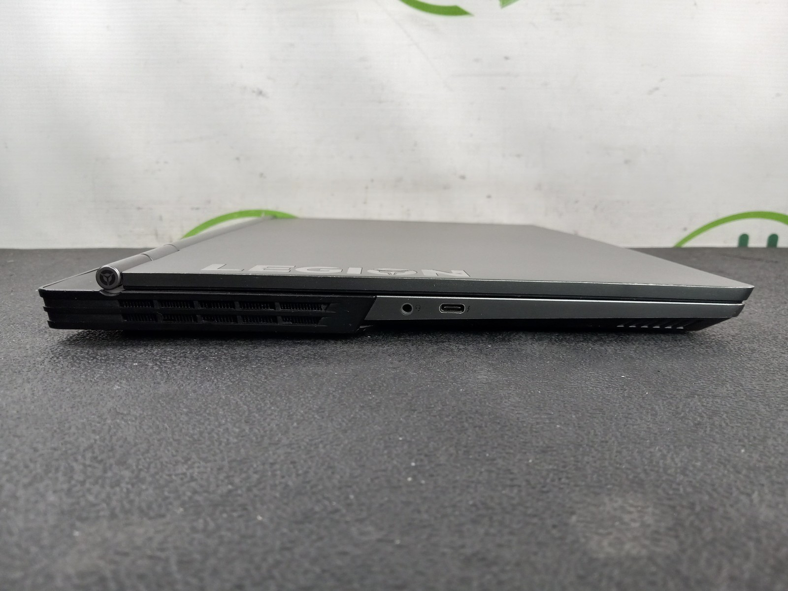 Lenovo Legion Y740-15ICHG 15.6″ i7-8750H 32GB Ram 500GB SSD Laptop Win11 READ