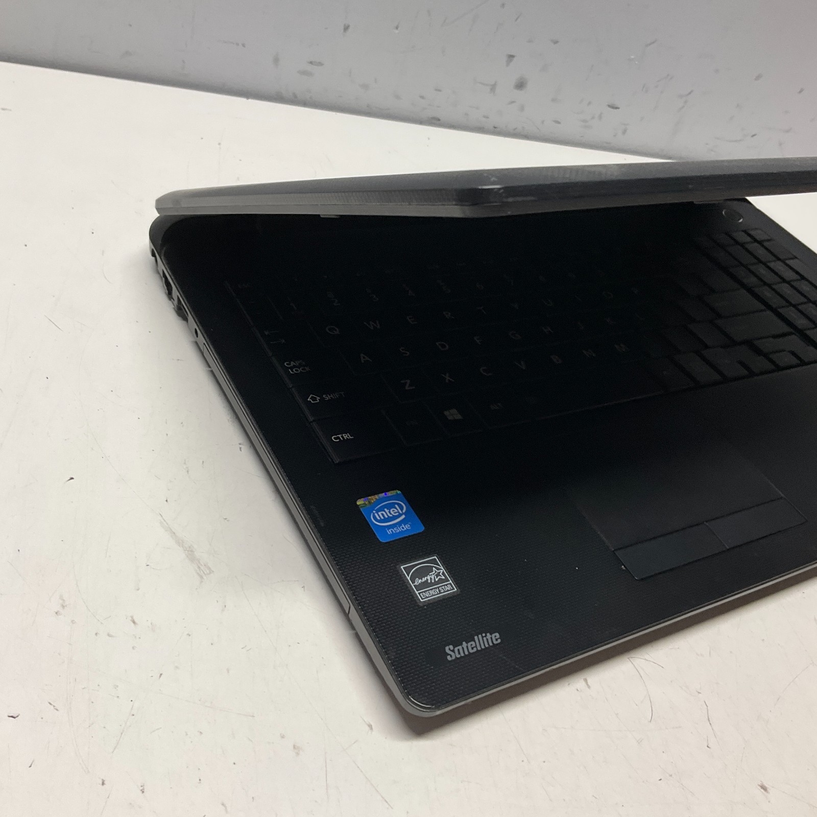 Toshiba Satellite C55-B Laptop Intel Celeron N2840 @ 2.16 GHz 4GB 500GB HDD