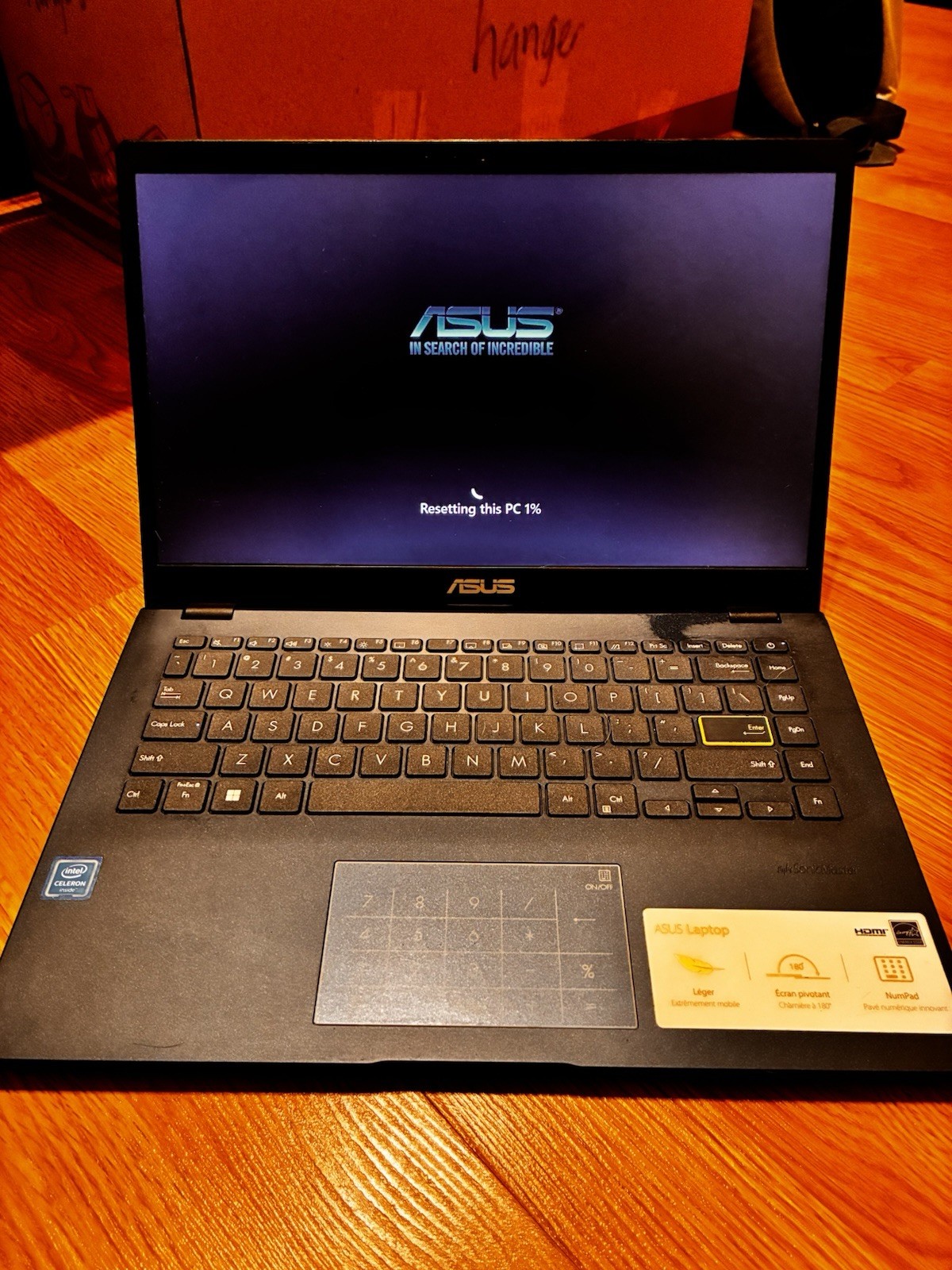 ASUS VivoBook 14″ Intel Celeron 4GB 64GB eMMC Windows Black + Charger