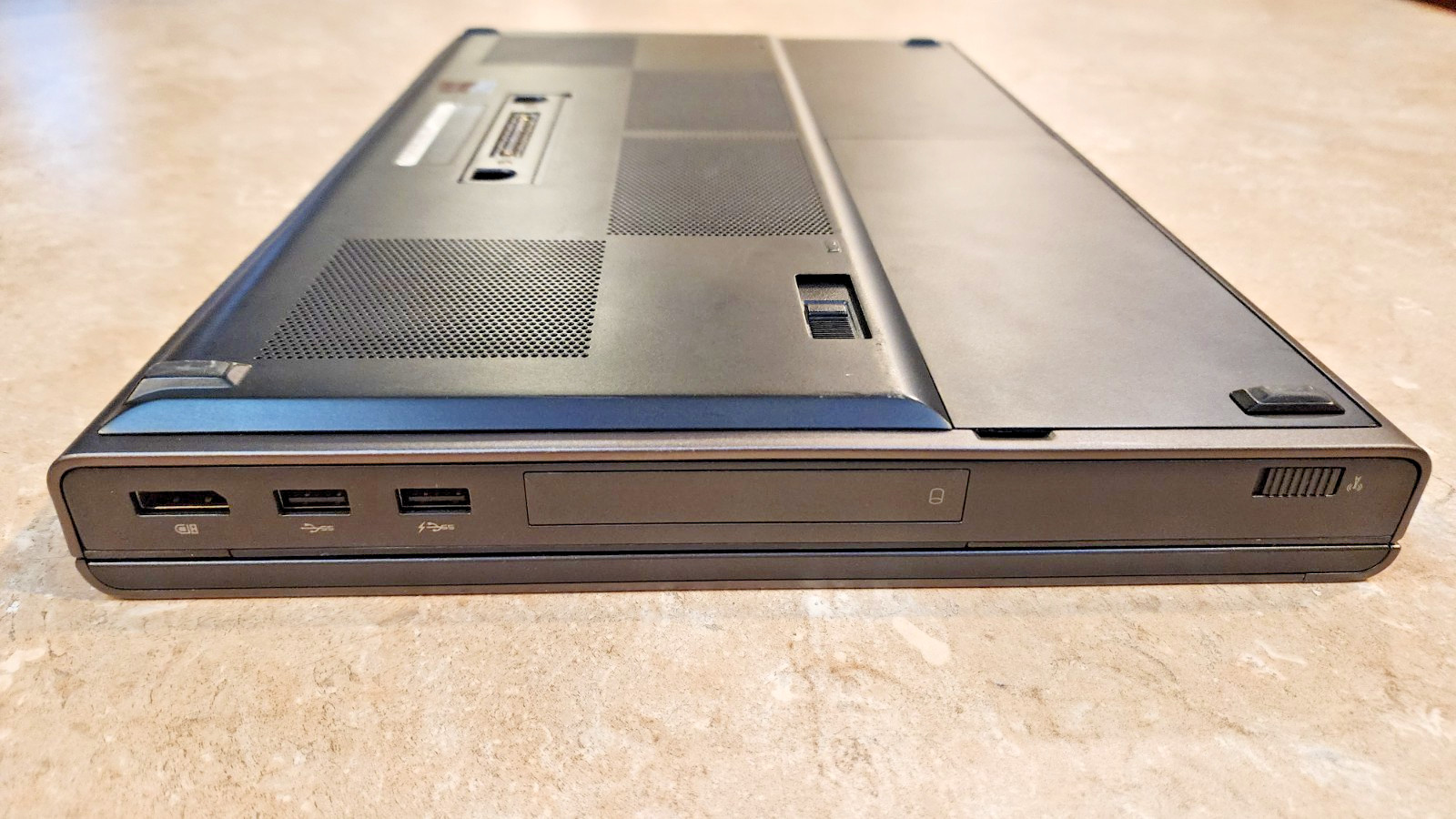 Dell Precision M4800 15.6″ Quad-Core i7-4810MQ 16GB RAM 128GB SSD + 1TB HDD DVD