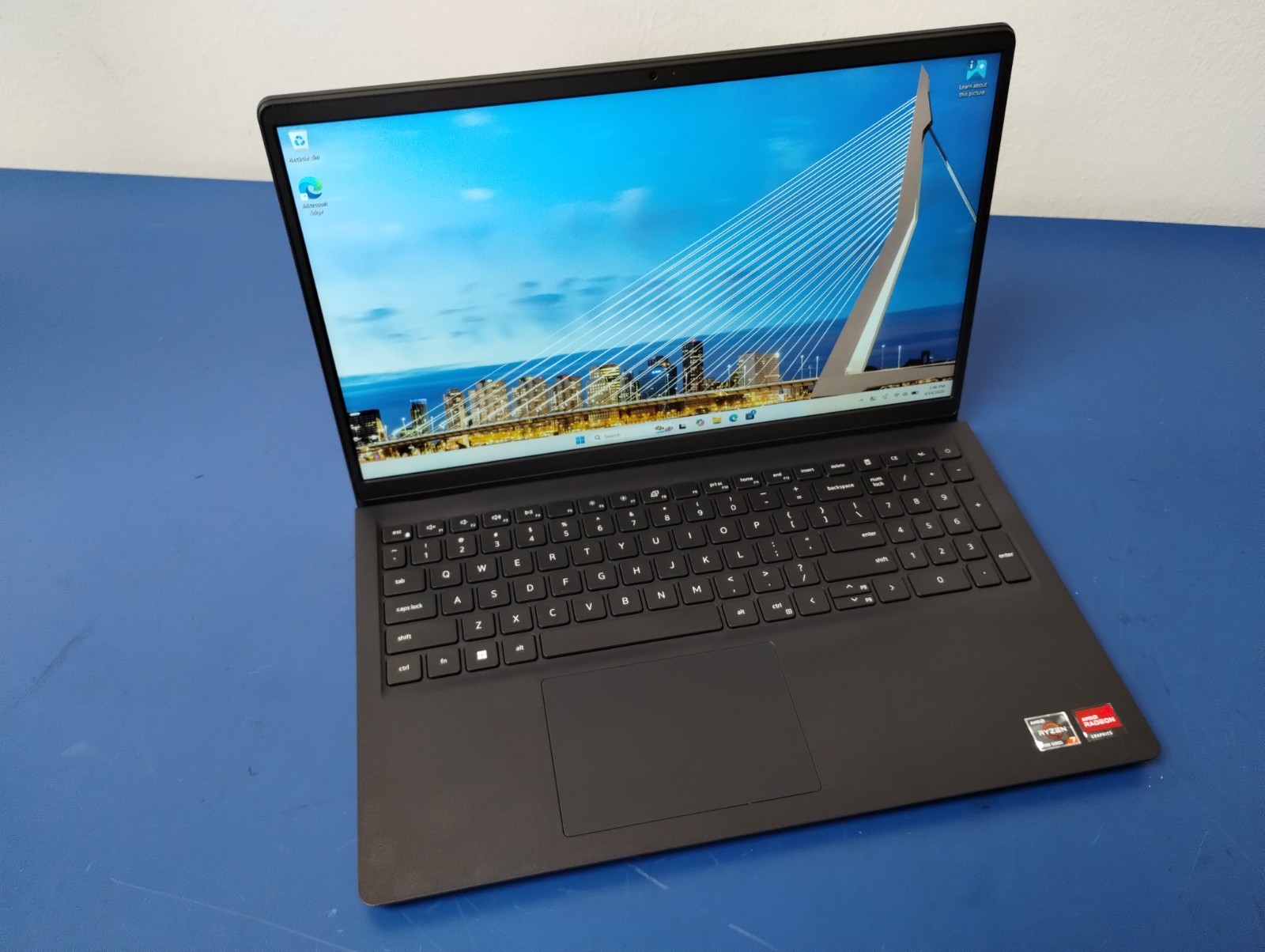 DELL 15 DC15255 G8MK9, AMD Ryzen 7 7730U, 2.00 GHz, 16 GB RAM, 512 GB NVMe SSD