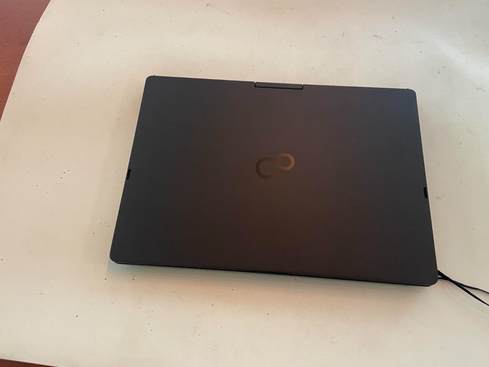 Fujitsu T937 Lifebook Touchscreen 2-1 Convertible(256GB SSD, Intel Core i5, 8GB)