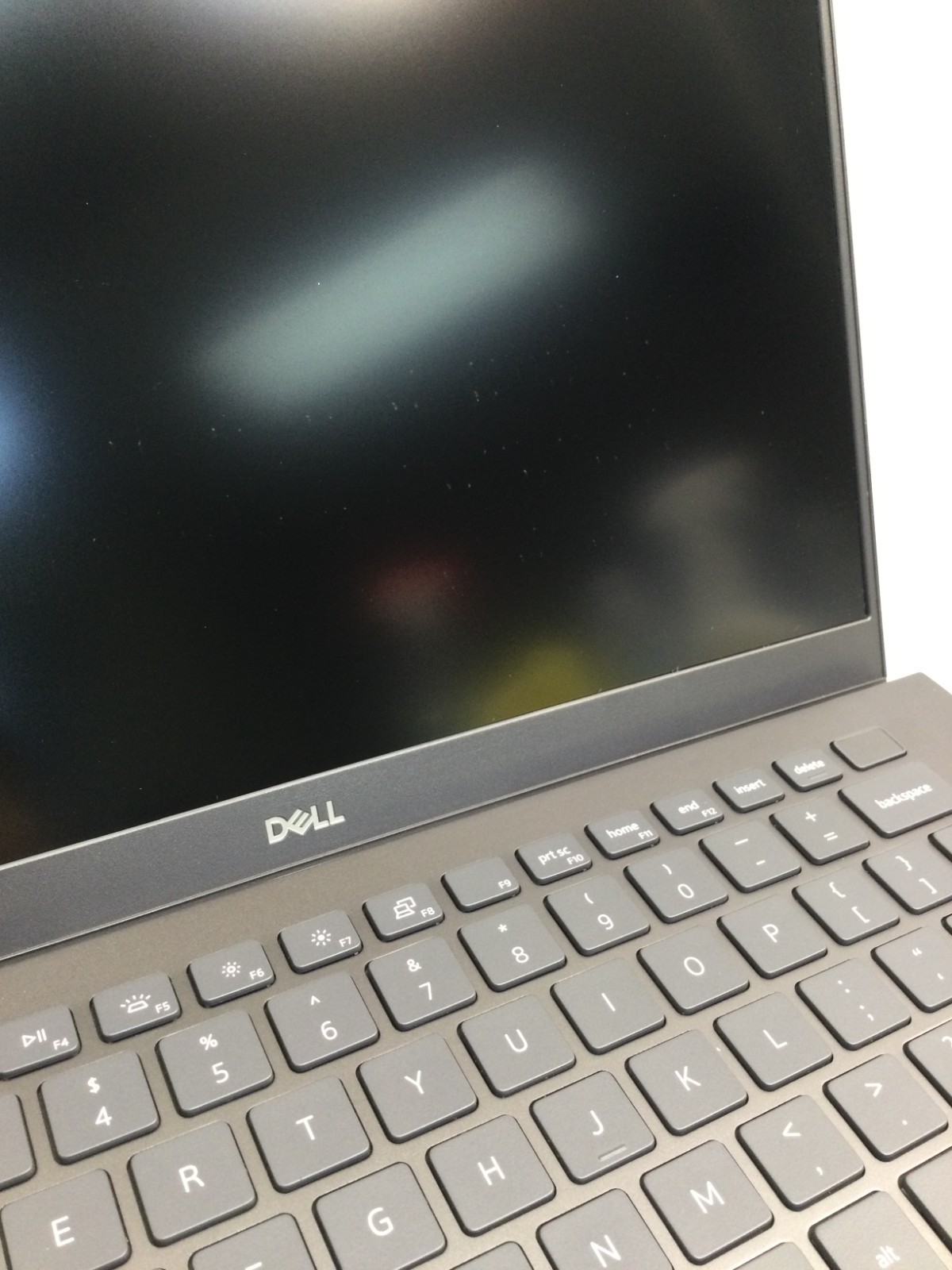 **AS-IS**Dell Vostro 5402 14″ core i5 11th gen 8GB RAM /NO SSD /PARTS OR REPAIR!