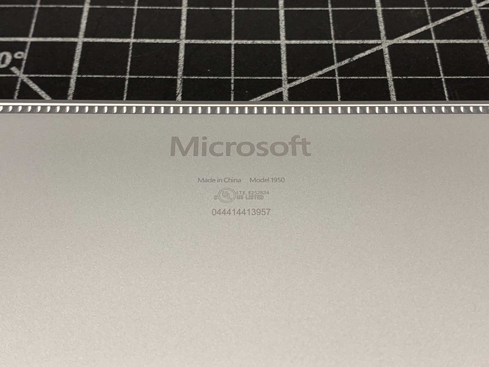 Microsoft Surface Laptop 4 1950 Intel i5-1145G7 | 512GB SSD, 8GB RAM | #P196