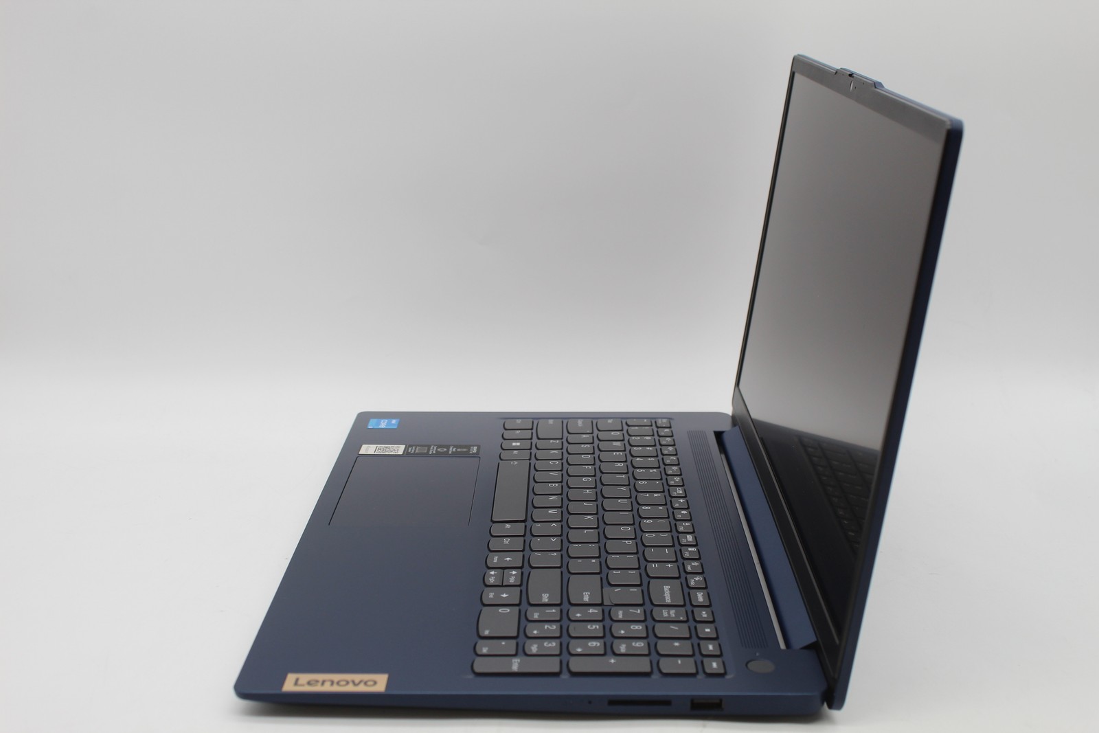 Lenovo IdeaPad Slim 3 15IRU8 Core i3-1315U 1.2GHz 8GB 256GB SSD PC1795839