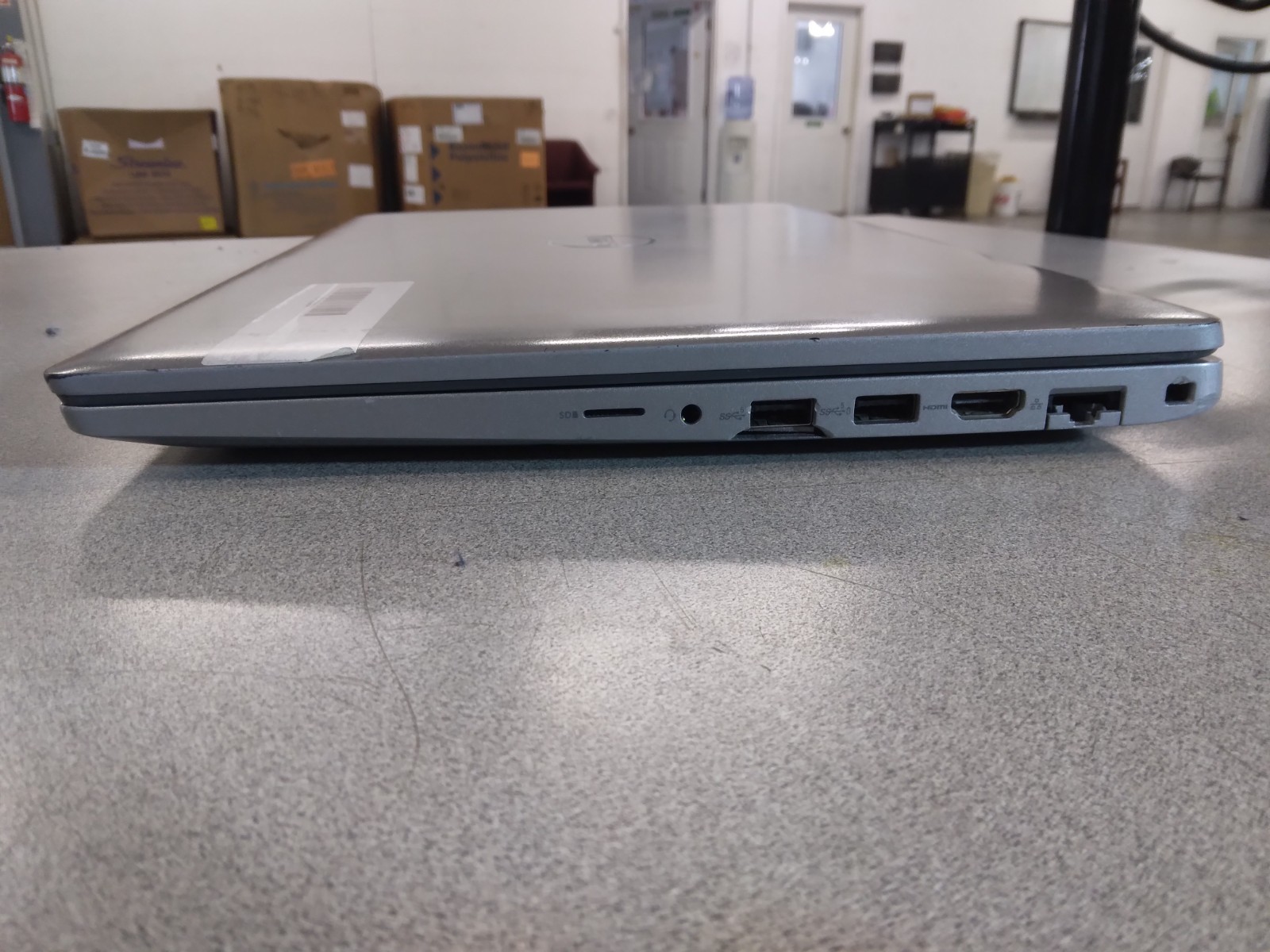 Dell*Latitude*5540*Intel*i7-1355U*256GB*NVMe*16GB*DDR4*Intel*UHD*Graphics*No*OS