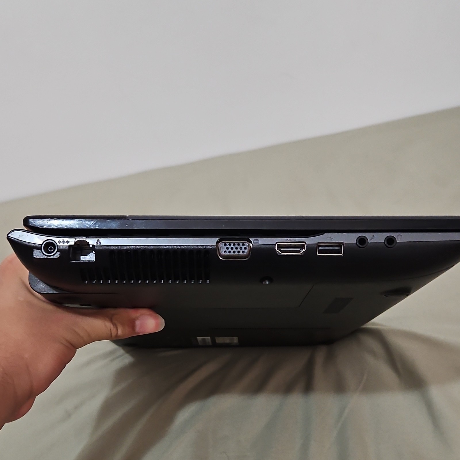 Samsung NP300E5C 300E 15.6″ Intel Pentium 8GB RAM 500GB HDD Win10