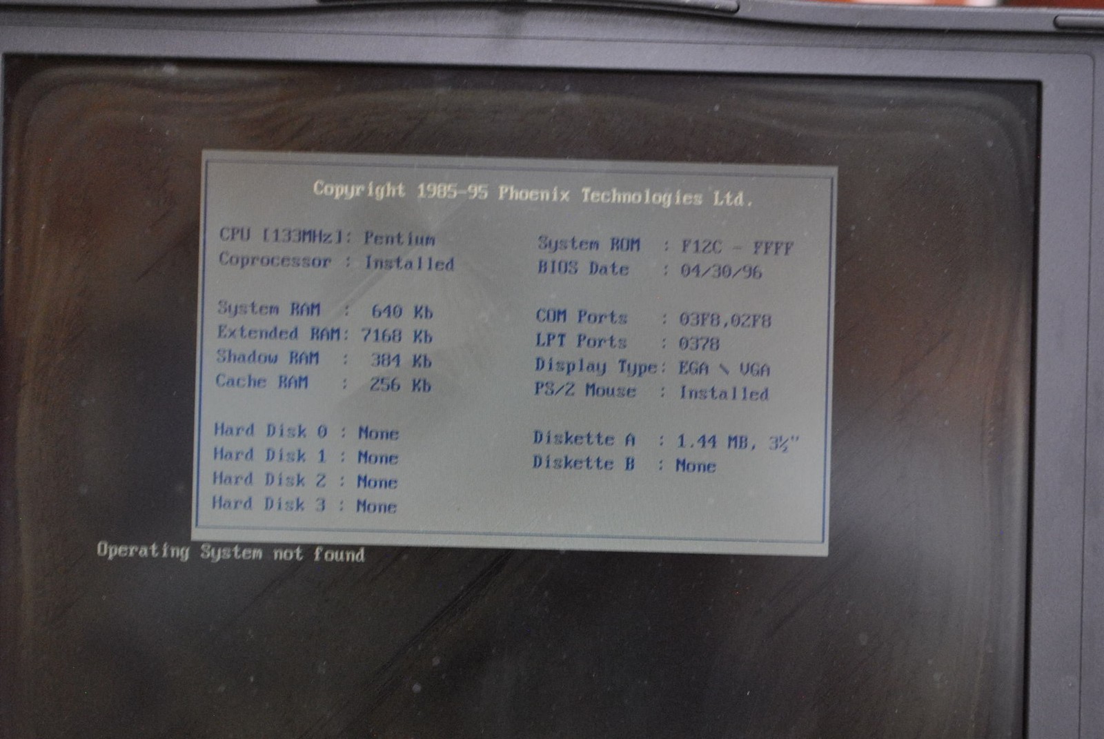 Bad LCD AST Ascentia P Series Laptop Intel Pentium 133MHz 8MB 0HD No PSU AS-IS