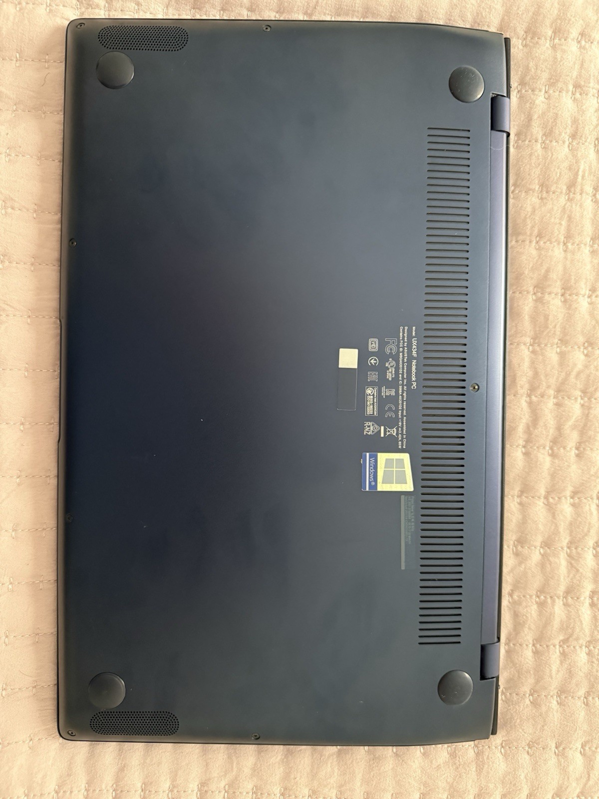 ASUS ZenBook 14 UX434FLCi7-10510U MX250 16GB 1TB M.2 SSDScreen pad (2 Colors)