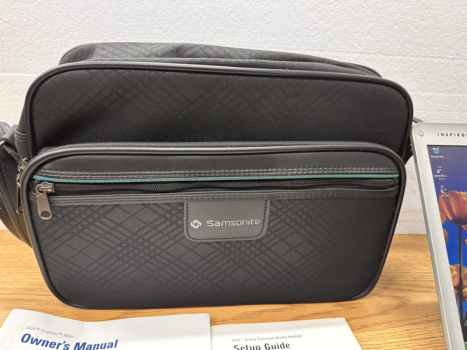 DELL INSPIRON 300M Laptop, WIN xp With Power Adapter, Manuals, Laptop Bag Tested