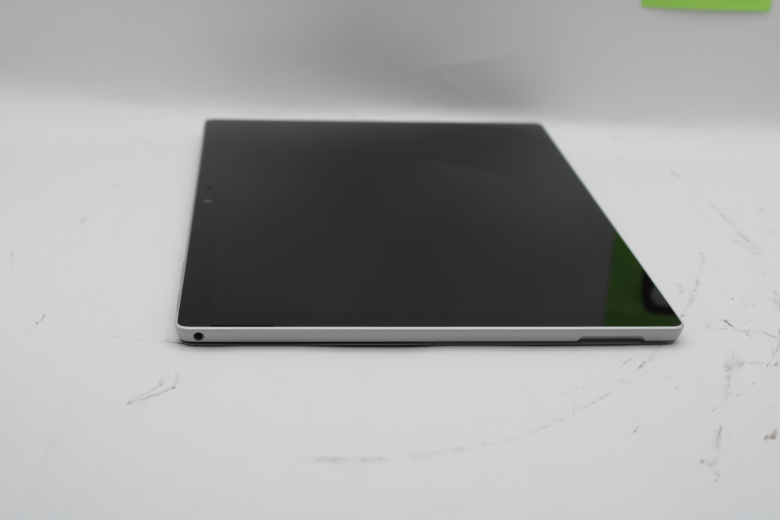 Microsoft Surface Pro 5 1796 m3-7Y30 @ 1.00 GHz 4GB RAM 128GB SSD No OS