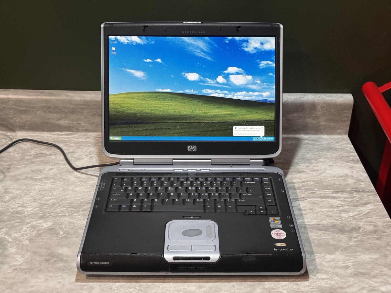 HP Pavilion zv5000 Laptop Pentium 4 3GHz 512mb RAM 60gb HDD Windows XP
