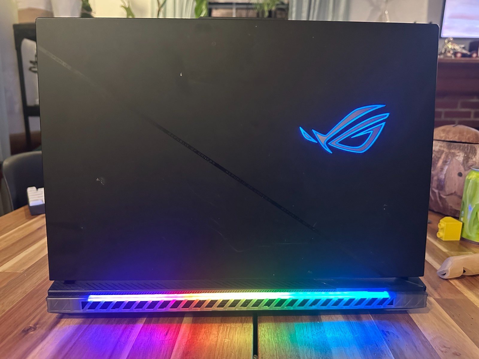ASUS ROG Strix SCAR 18 RTX 4090 i9-14900HX 32GB 2TB Mini LED 240Hz Gaming Laptop