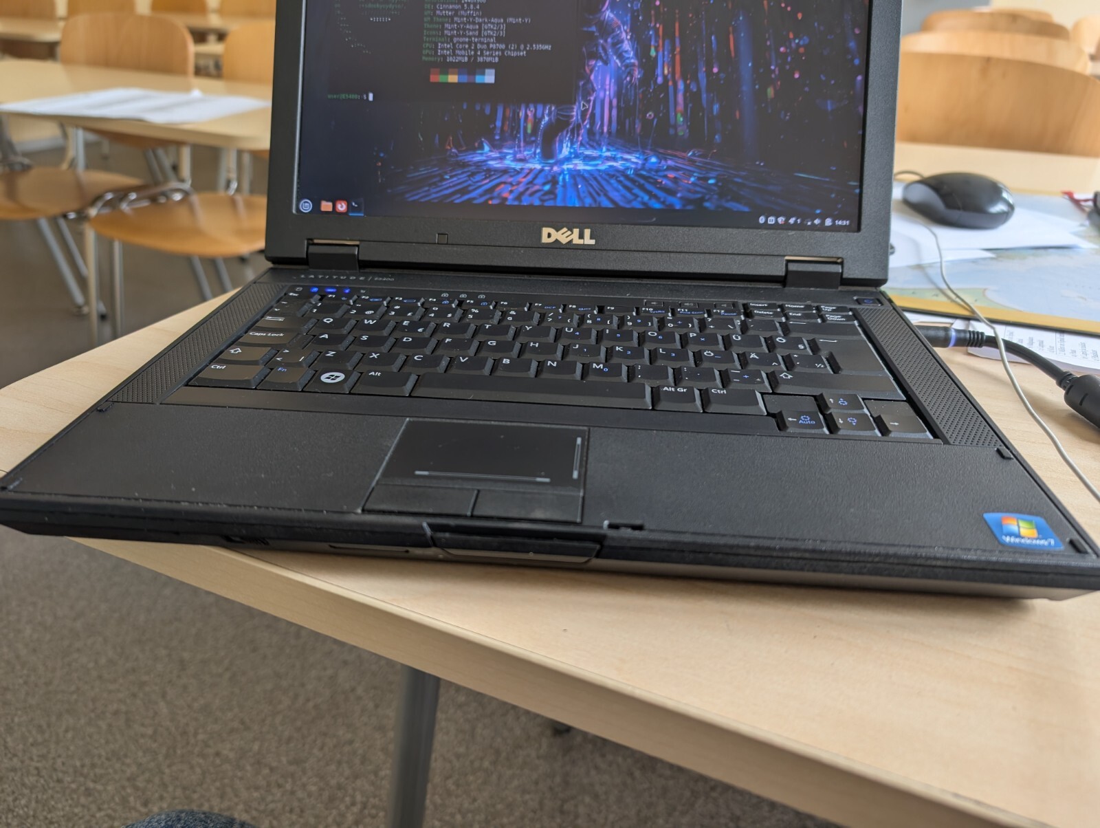 Dell Latitude E5400 / Core 2 Duo P8700 / 4GB RAM / 120GB SSD