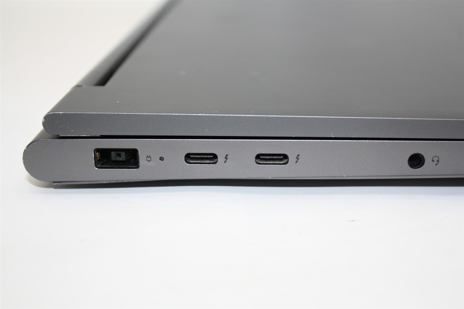 15.6″Lenovo idea Yoga C940-15IRH i7-9750H 2.60GHz RAM 16GB NVMe 256GB GTX 1650
