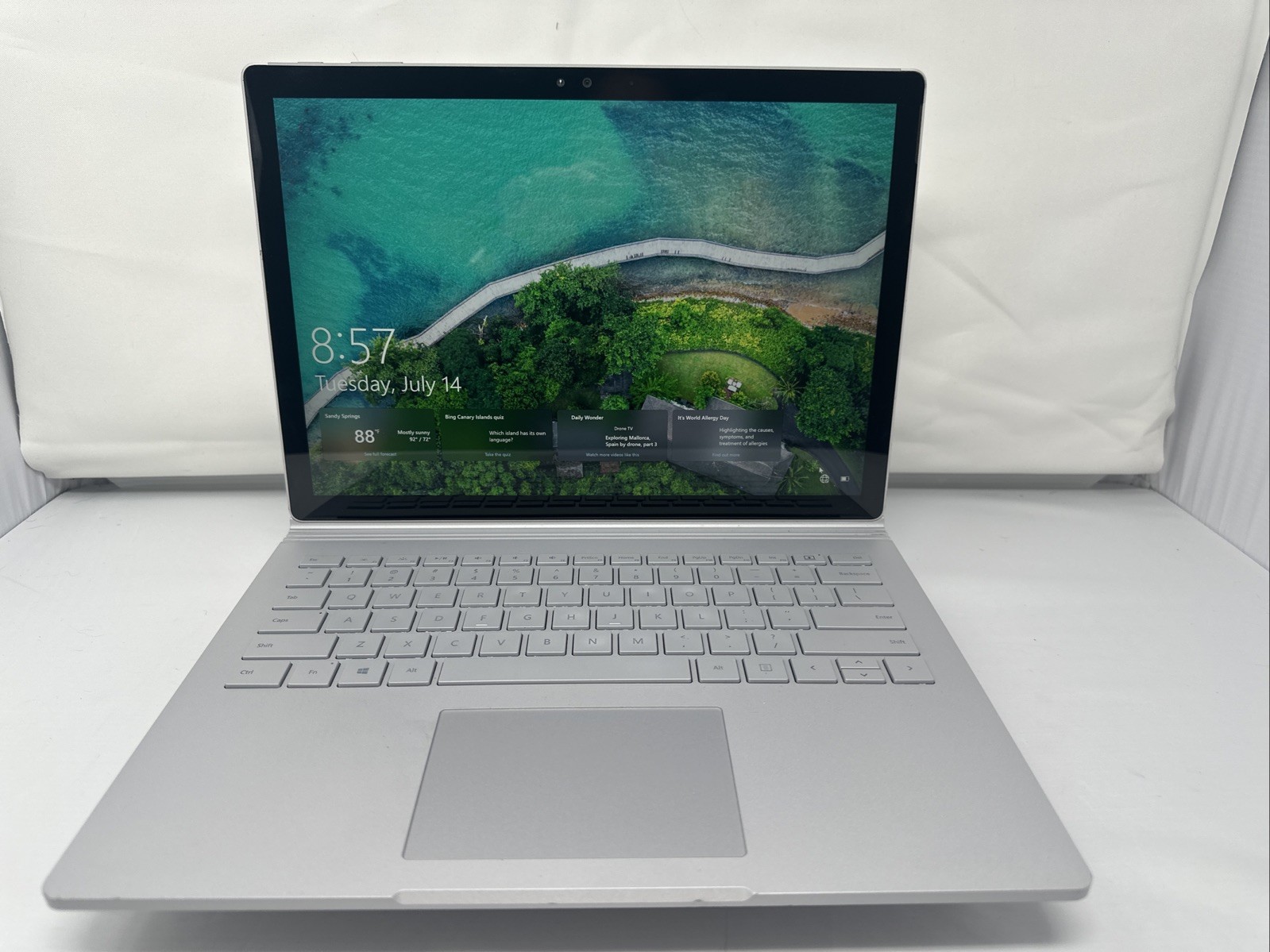 Microsoft Surface Book 1703 | i5-6300h@2.4GHz | 8GB RAM | 256GB SSD | WIN 10 PRO