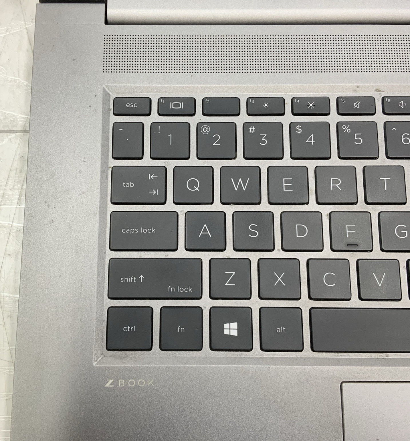 HP ZBook Studio G7 | Intel i7-10850H 512GB NVMe 32GB DDR4 Quadro T2000 W10P