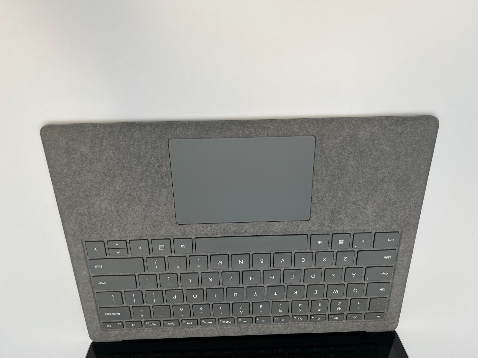 Microsoft Surface Laptop 4 1950 13.5″ Touch i7-1185G7@3.0GHZ 16GB RAM 512GB NVME