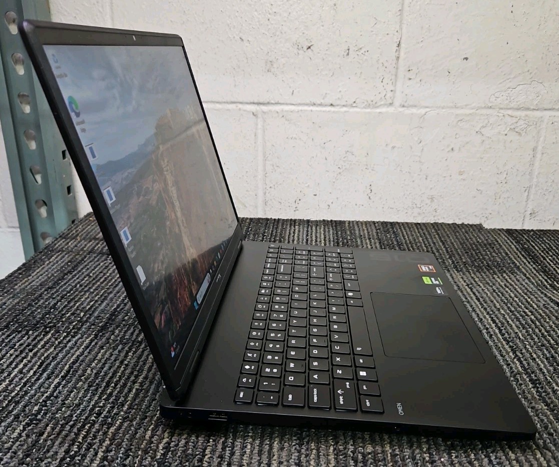 HP HyperX OMEN Gaming Laptop 15-gb0xx 2.64GHz 16GB RAM 1TB SSD 15″