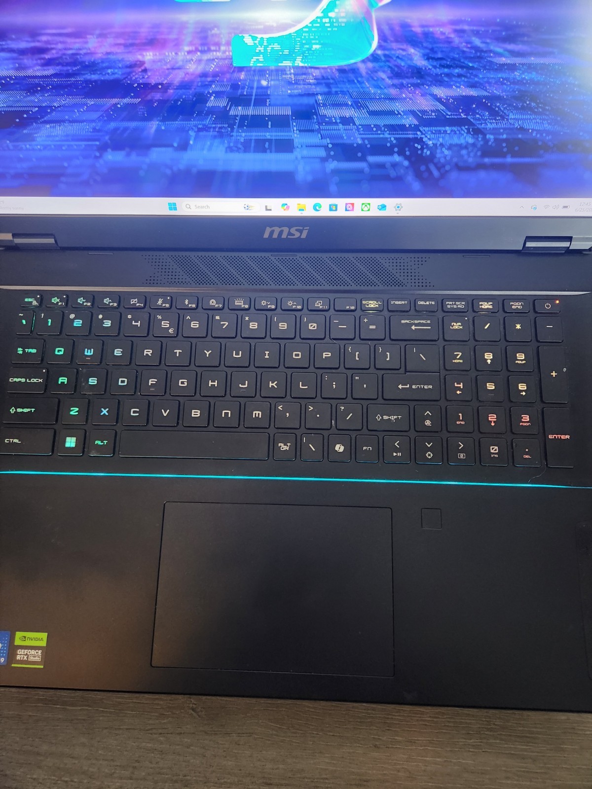 MSI Stealth 18 AI Studio Intel Core Ultra 9-185H RTX 4080 32GB 1TB SSD 18″ W11H