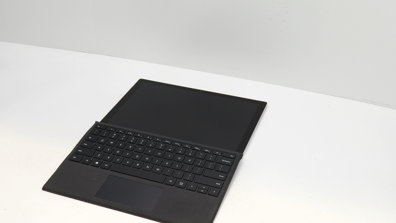 Microsoft Surface Pro 12″ i7-7660u 16GB 512GB – Fair READ DESC