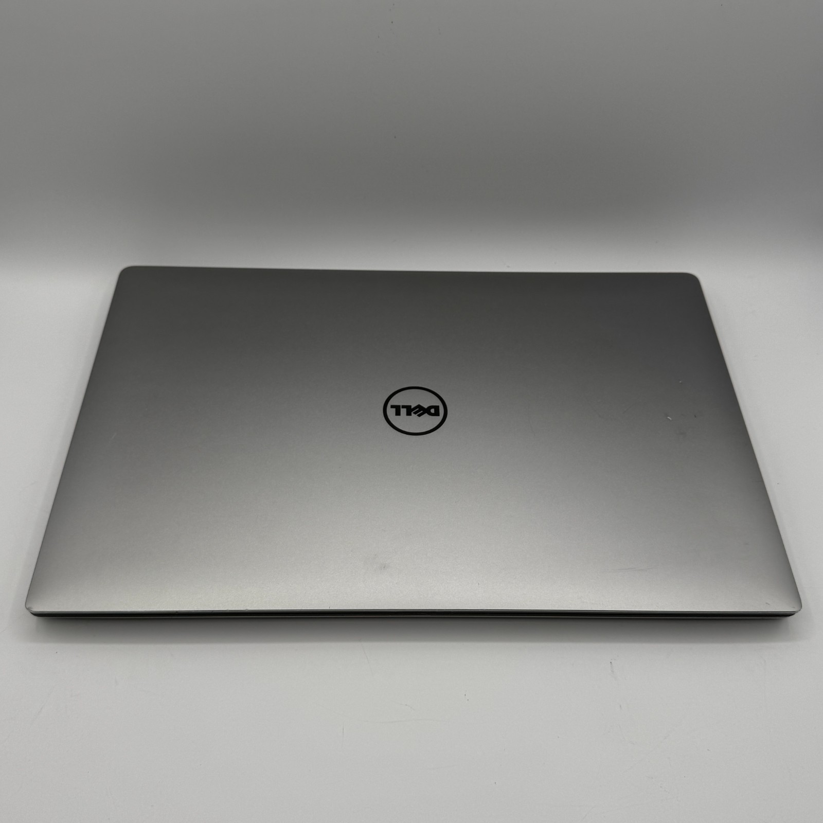 Dell Precision 5520 Xeon E3-1505M 32GB RAM 512GB SSD Quadro M1200 Win 11 Read