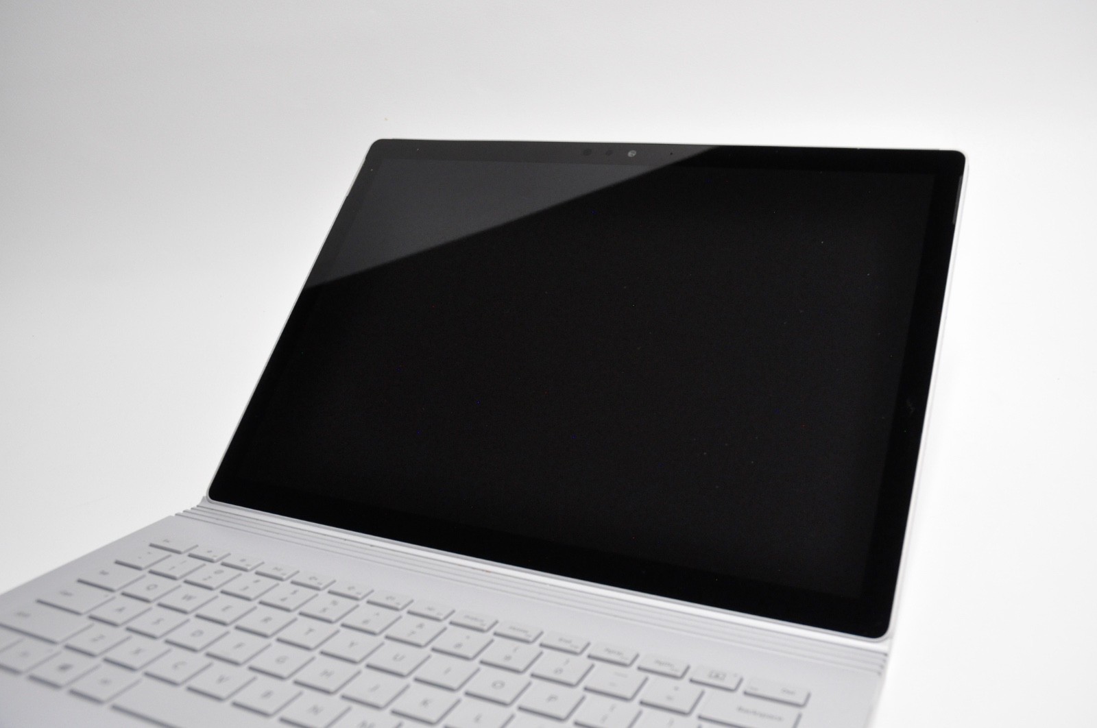 Microsoft Surface Book 2 13.5″ | i5 8350U 1.70GHz | 8GB | 256GB SSD