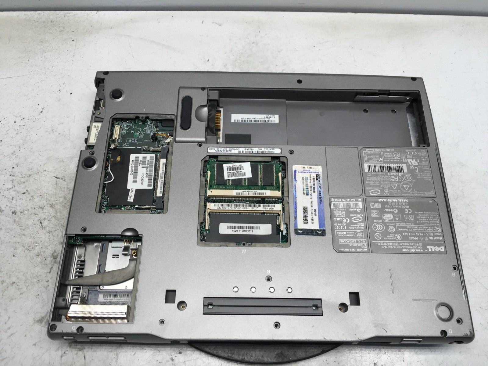 Dell Inspiron 8600 Intel Pentium M 1.4GHz 256 MB NO HDD
