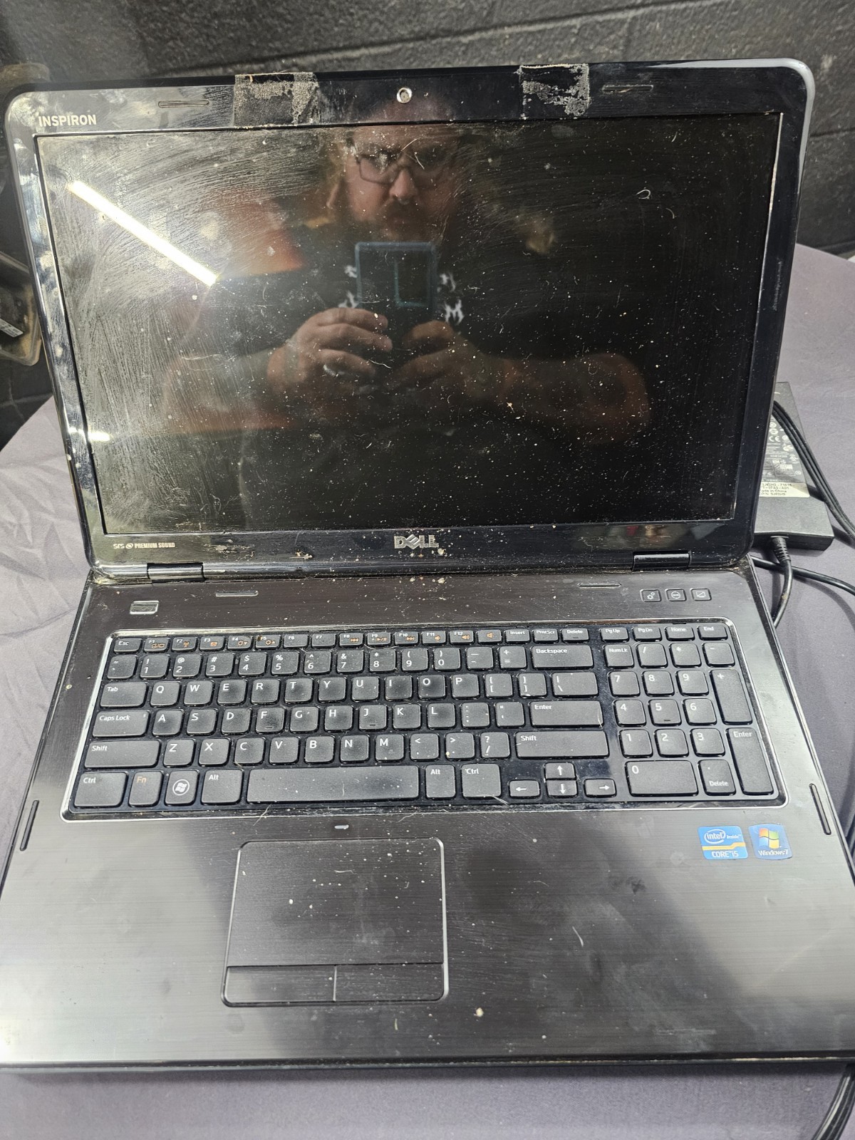 Dell Inspiron N7110 Intel i5-2430M 2.4GHz