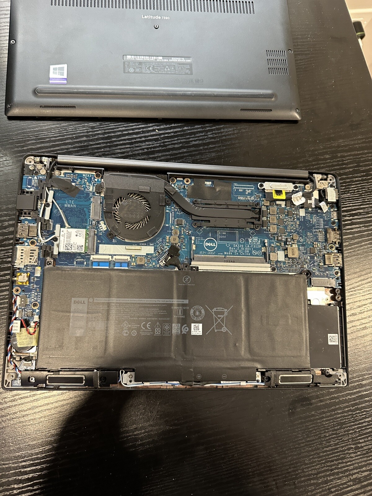 Dell Latitude 7390 Intel Core i7-8650U 1.9GHz NO RAM NO SSD 13.3″ For Parts