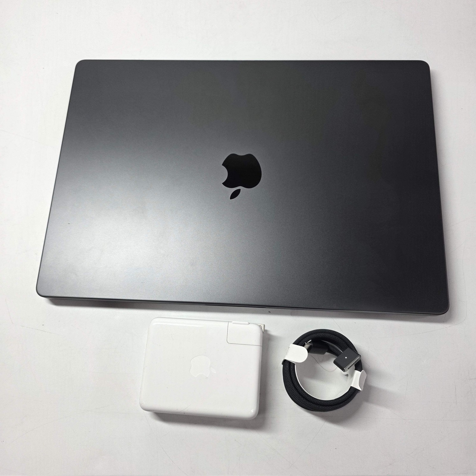 2024 Apple MacBook Pro 16″ M4 Pro 20C GPU 4.5GHz 24GB RAM 512GB SSD A3403