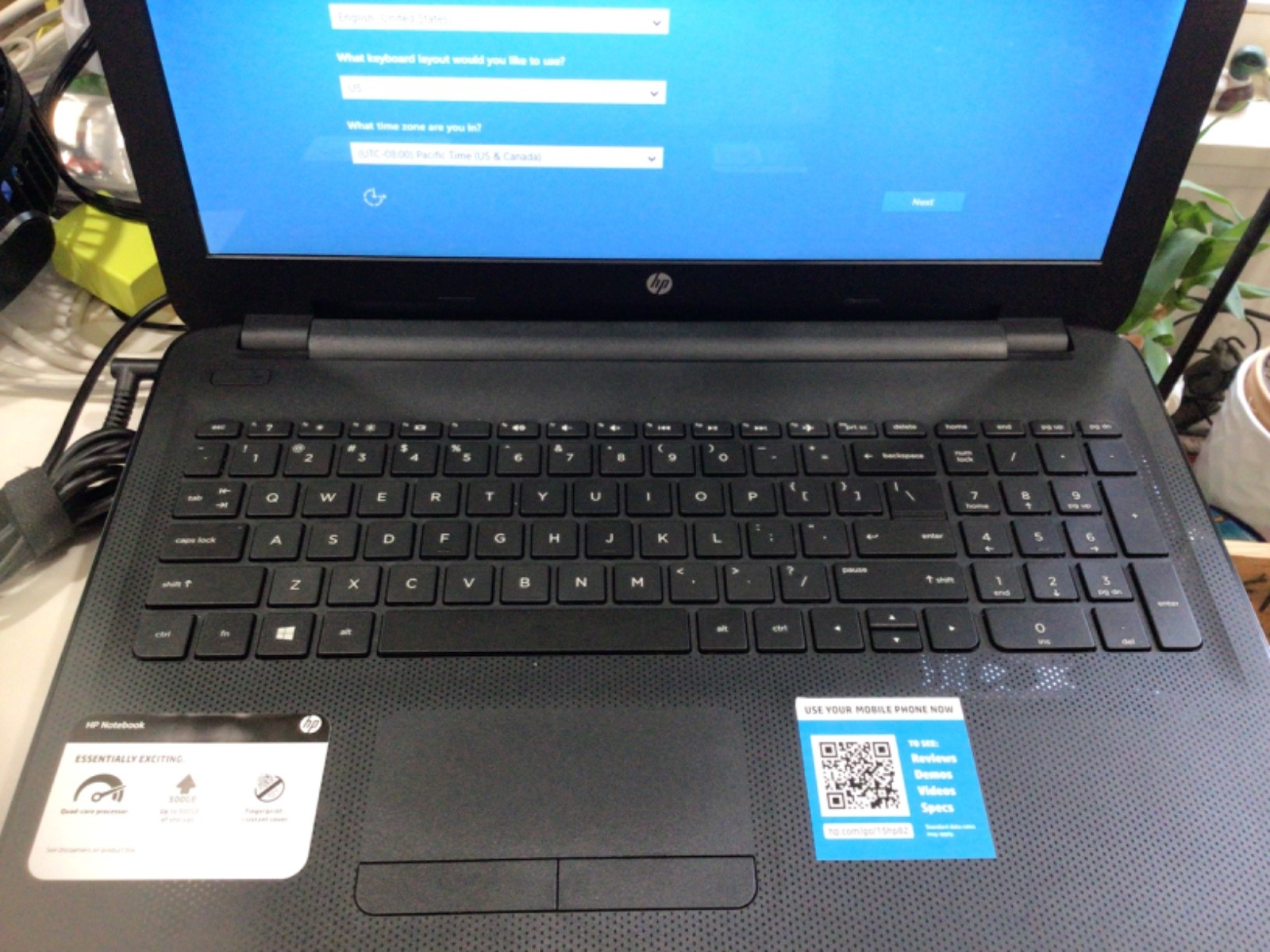 HP 15-af131dx Notebook AMD A6-5200 APU 4GB 500GB with Adapter & HP Soft Case