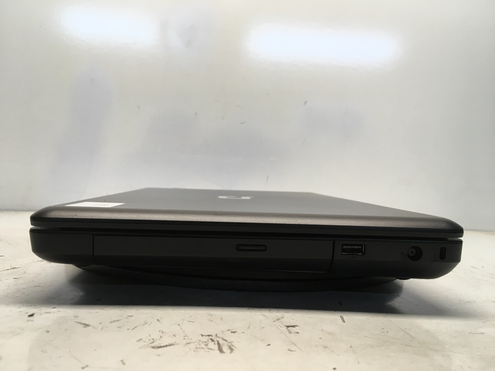 Compaq Presario CQ56-219WM Intel Celeron 900 2.2GHz 2 GB NO HDD No Batt
